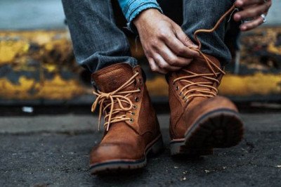 Get asphalt work boots in Budget