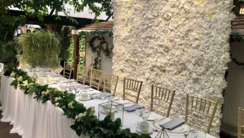 How Flower Walls Can Bring a Sense of Surreal to Any Space?