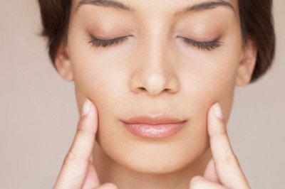 Frosty Glamour: Classy Nail Styles for Winter