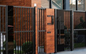 Why Choose Aluminum Fencing? Key Benefits for Long-Term Property Protection