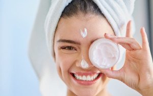 Body Moisturizer for Oily Skin: How to Choose the Right Formula