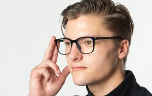 Can Men's Eyeglasses Frames Suit Both Formal and Casual Outfits?