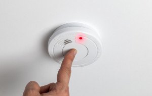 What Should You Know Before Choosing the Right Smoke Detector Alarm?