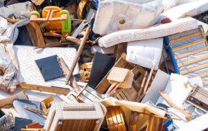 Garage Clean Up Services: How to Clear Clutter and Old Items Safely